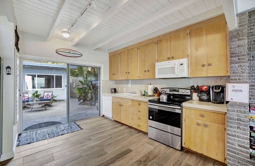 Capistrano Beach House | ON THE SAND! Private Beach! OCEAN FRONT HOT TUB! STR14-0126