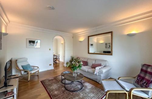 Surrey Docks Apartment | On The Thames