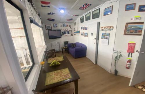 Whangarei Apartment | On the water boat House