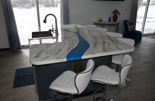 Dubois House | On the Wind River for, snowmobiling, fishing, hiking, rafting, 4-wheeling