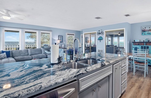 Burnet House | On Top Of SpiderMountain-2Bed/2Bath-HotTub-Gameroom.