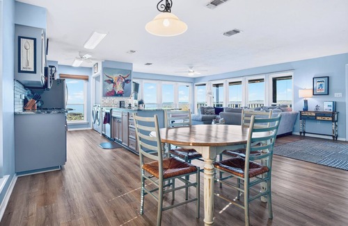 Burnet House | On Top Of SpiderMountain-2Bed/2Bath-HotTub-Gameroom.
