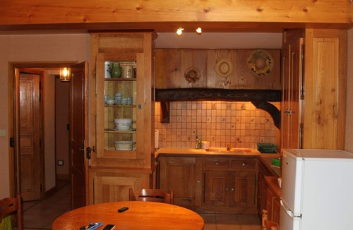 Leschaux House | On wooded character house