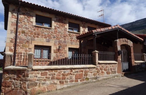 La Revilla y Ahedo House | Once in a Lifetime Lunar Eclipse Experience