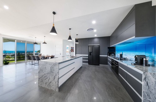 Airlie Beach House | One Airlie Beach.Beyond comparison