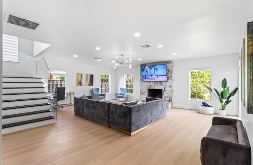 Fort Lauderdale House | One and Only Villa Monster Pickleball Jacuzzi Pool