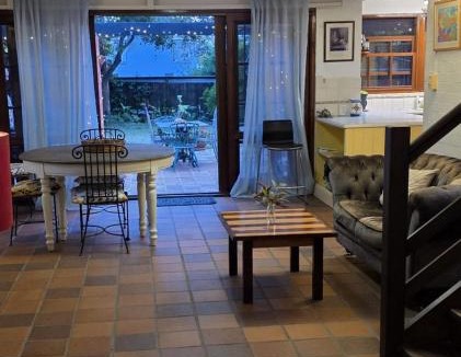 Clayfield Apartment | One Bdrm Garden & Piano Apt