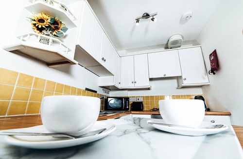 Perth Apartment | One Bed Apartment with Balcony