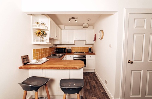 Perth Apartment | One Bed Apartment with Balcony