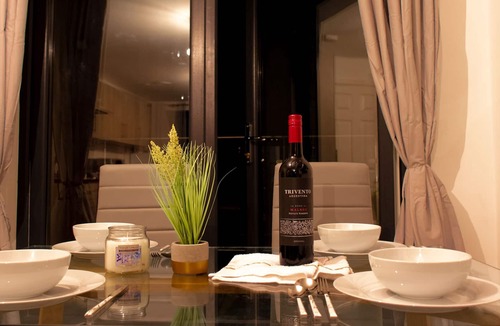 George Green Apartment | One Bed Apt with Private Balcony