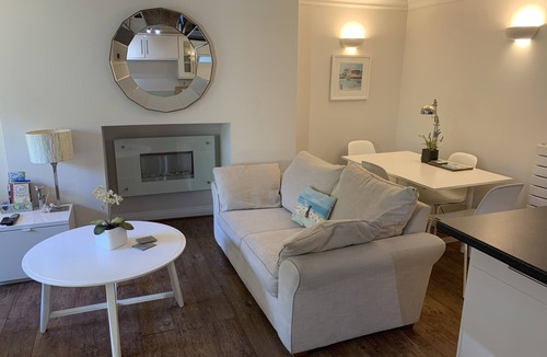 Exeter Apartment | One bed cosy flat short walk to Exeter centre