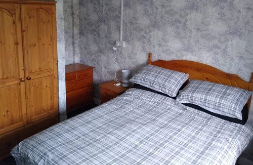 Mortehoe Ski Chalet | one bed room with sofa bed, wifi , sea views