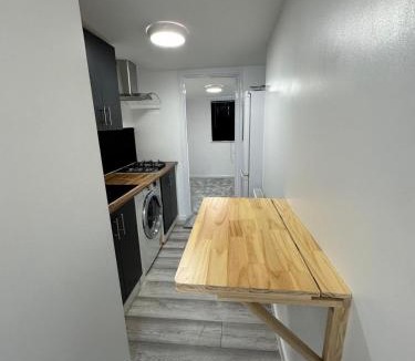 Bray on Thames Apartment | One Bed Studio Flat