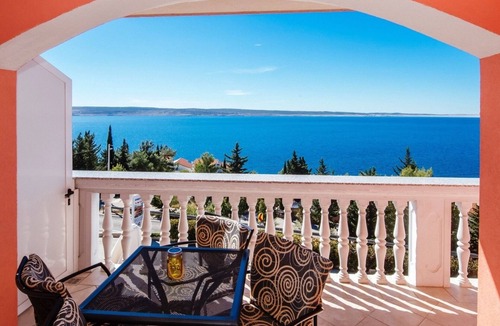 Starigrad Apartment | One bedroom apartment with terrace and sea view Starigrad (Paklenica) (A-16421-b)