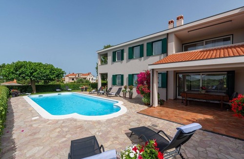 Rovinjsko Selo Apartment | One-bedroom Apartment Mare A3 with shared Pool