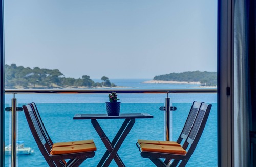 Cove Murtar Apartment | One bedroom apartment near beach Mali Lošinj (A-5391-b)