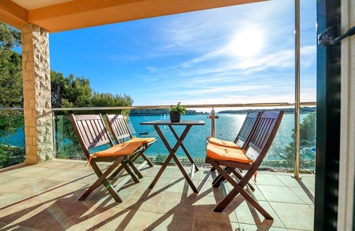 Cove Murtar Apartment | One bedroom apartment near beach Mali Lošinj (A-5391-b)