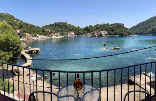Okuklje Apartment | One bedroom apartment near beach Okuklje, Mljet (A-4912-e)