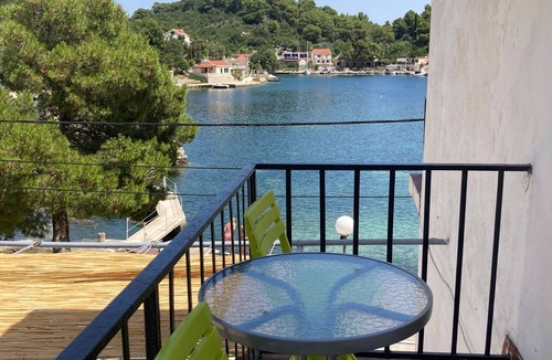 Okuklje Apartment | One bedroom apartment near beach Okuklje, Mljet (A-4912-e)