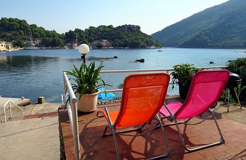 Okuklje Apartment | One bedroom apartment near beach Okuklje, Mljet (A-4912-e)