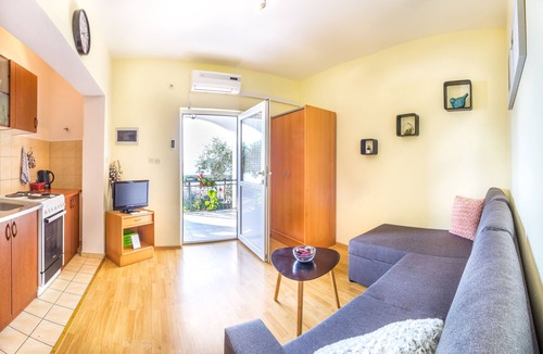 Putnikovic Apartment | One bedroom apartment near beach Žuronja, Pelješac (A-10134-c)