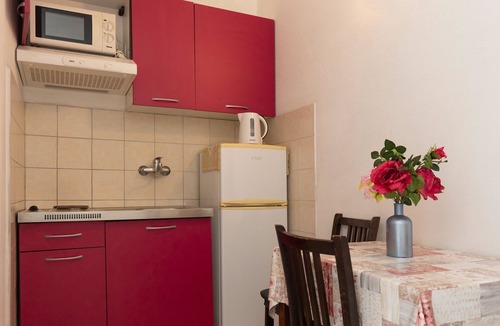 Putnikovic Apartment | One bedroom apartment near beach Žuronja, Pelješac (A-10137-b)