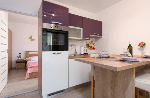 Zastrazisce Apartment | One bedroom apartment near beach Cove Vela Stiniva, Hvar (A-6864-b)