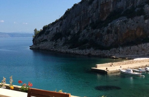 Zastrazisce Apartment | One bedroom apartment near beach Cove Vela Stiniva, Hvar (A-6864-b)