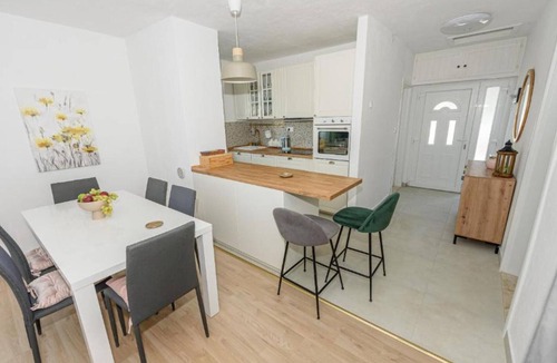 Bobovisca House | One Bedroom Apartment with Sea View