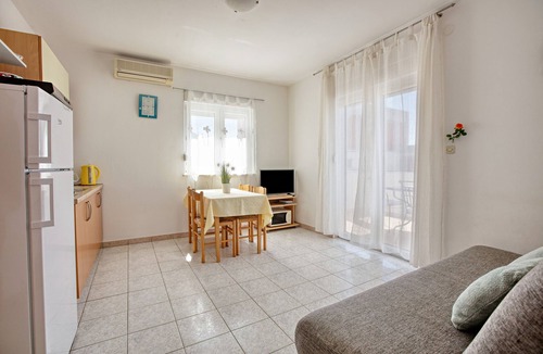 Rogoznica Apartment | One bedroom apartment with terrace Rogoznica (A-19367-a)