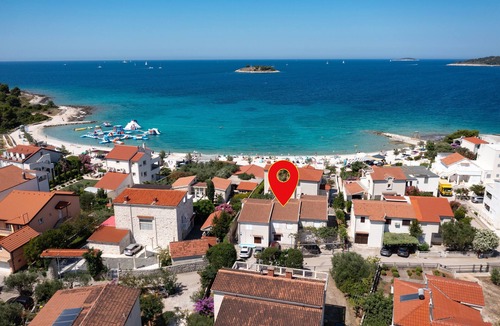 Rogoznica Apartment | One bedroom apartment near beach Rogoznica (A-23414-c)