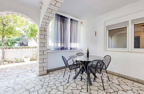 Rogoznica Apartment | One bedroom apartment near beach Rogoznica (A-23414-c)