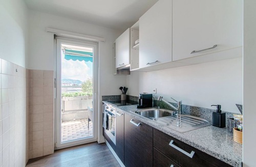 Balerna Apartment | One-bedroom apartment 10 minutes from Mendrisio (Roseto Apartment)