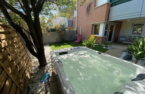 Blagnac Apartment | One-bedroom apartment with jacuzzi