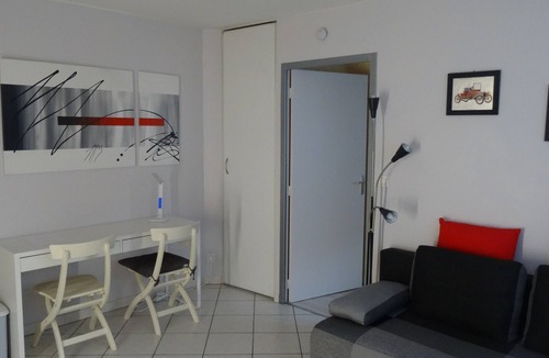 Yves Farge - Le Fleuve Apartment | One-Bedroom Apartment, good standard, quiet with parking