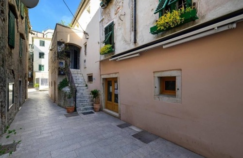 Grad Apartment | One bedroom apartment with balcony Šibenik (A-23721-a)