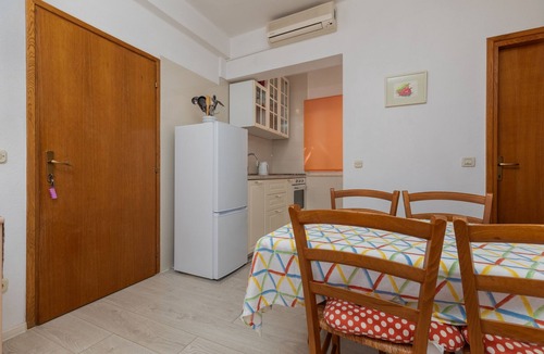 Drasnice Apartment | One bedroom apartment near beach Drašnice, Makarska (A-2670-d)