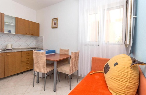 Gornji Karin Apartment | One-Bedroom Apartment in Gornji Karin