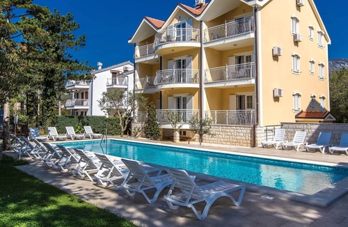 Jadranovo Apartment | One bedroom apartment with terrace Jadranovo, Crikvenica (A-5521-c)