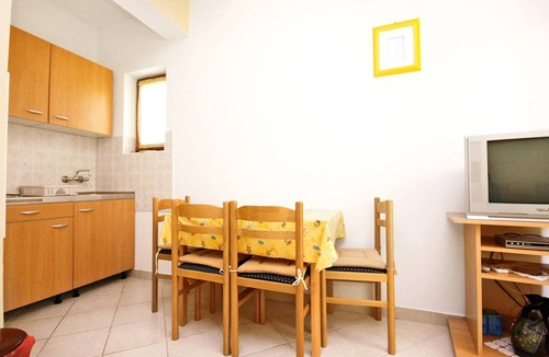 Rovanjska Apartment | One bedroom apartment with terrace Rovanjska, Paklenica (A-6209-b)