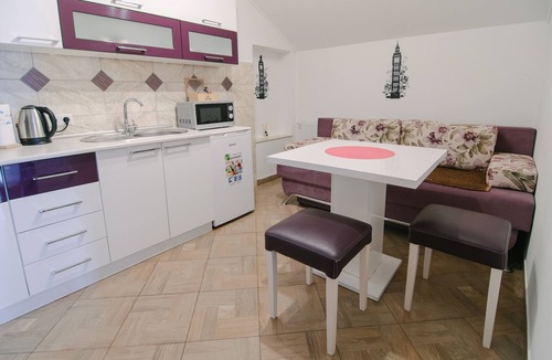 Korenica Apartment | One bedroom apartment with balcony Vranovača, Plitvice (A-17461-a)