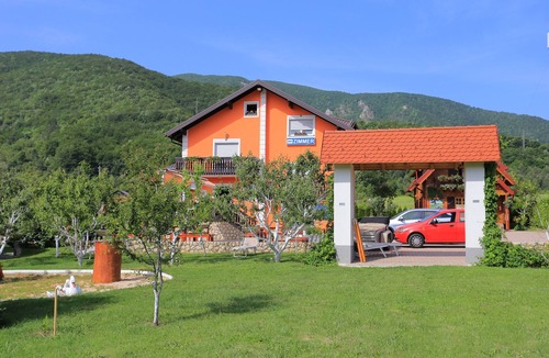 Vranovaca Apartment | One bedroom apartment with balcony Vranovača, Plitvice (A-17428-a)
