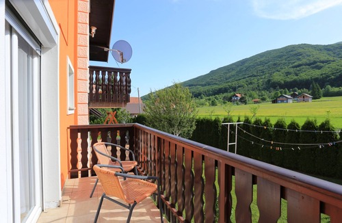 Vranovaca Apartment | One bedroom apartment with balcony Vranovača, Plitvice (A-17428-a)