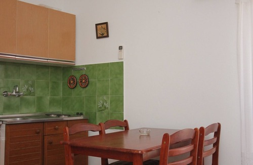 Kukljica Apartment | One bedroom apartment with balcony and sea view Kukljica, Ugljan (A-8210-e)