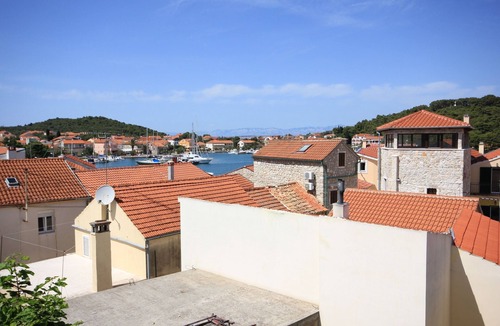 Kukljica Apartment | One bedroom apartment with balcony and sea view Kukljica, Ugljan (A-8210-e)