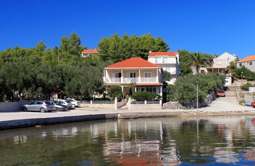 Lumbarda Apartment | One bedroom apartment near beach Lumbarda, Korčula (A-4401-b)