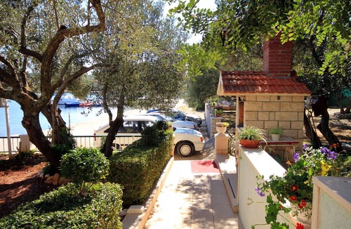 Lumbarda Apartment | One bedroom apartment near beach Lumbarda, Korčula (A-4401-b)