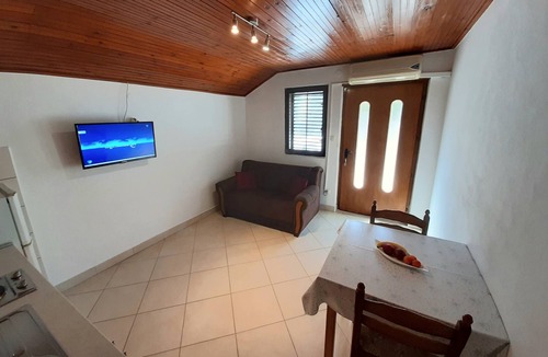 Lumbarda Apartment | One bedroom apartment near beach Lumbarda, Korčula (A-9236-b)