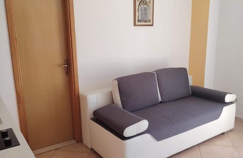 Istok Apartment | One bedroom apartment with balcony Makarska (A-20727-c)