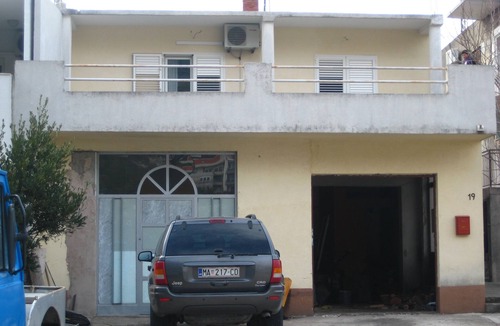 Bili brig Apartment | One bedroom apartment with terrace Makarska (A-12336-a)